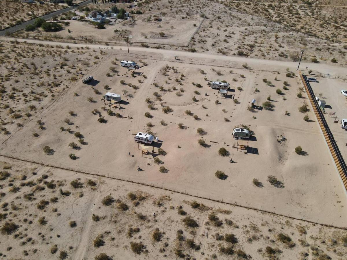 Jt Village Campground - Bunkhouse Joshua Tree Eksteriør billede
